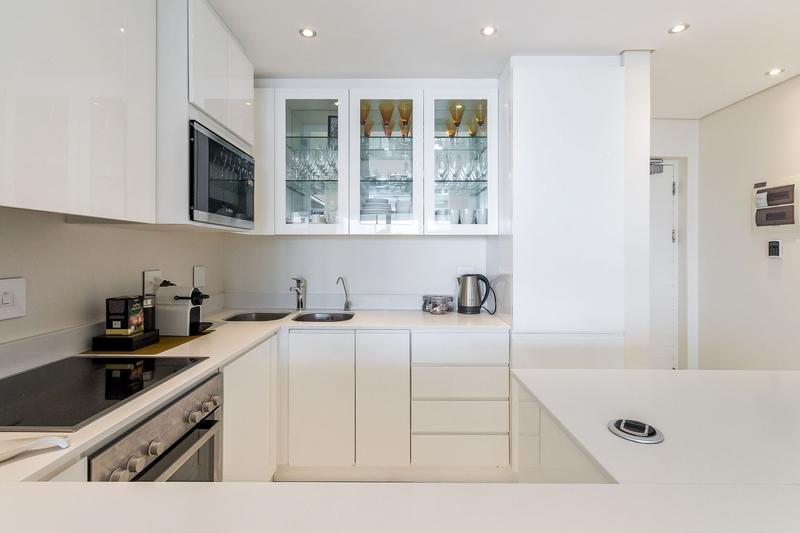 To Let 2 Bedroom Property for Rent in Sea Point Western Cape